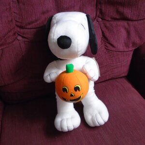 Vintage Peanuts Snoopy 14" Plush Doll Holding A Pumpkin NWT